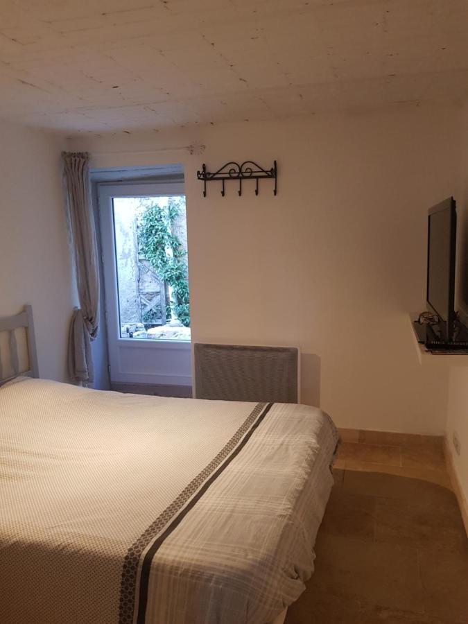 Chambre D'Hote Geiko Cabrieres-d'Aigues Exteriör bild